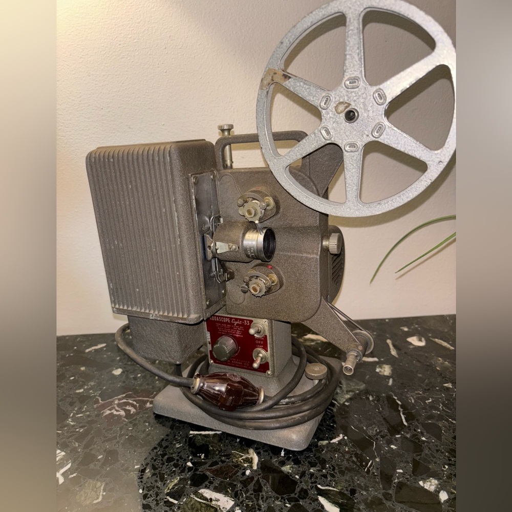 Kodak Eastman Kodascope Eight 33 Projector Vintage Collectable